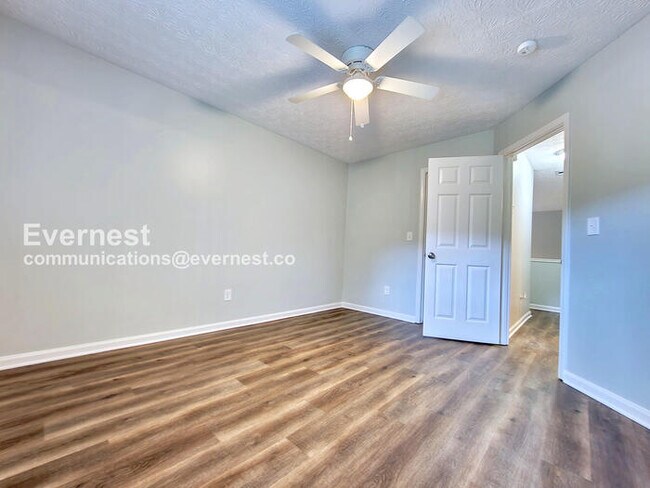 Building Photo - 944 Shiloh Ridge Run NW