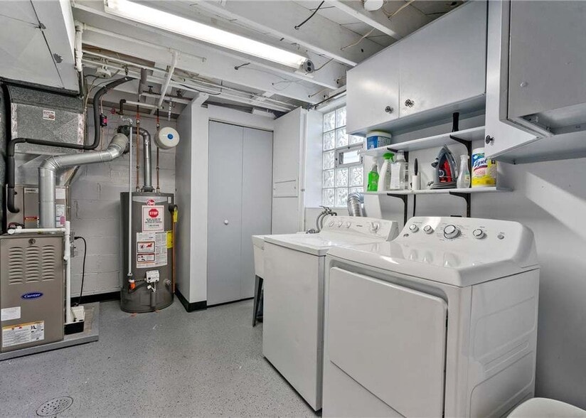 Building Photo - 699 Doris Dr