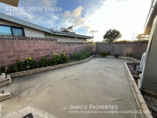 Building Photo - 2214 W 165th St