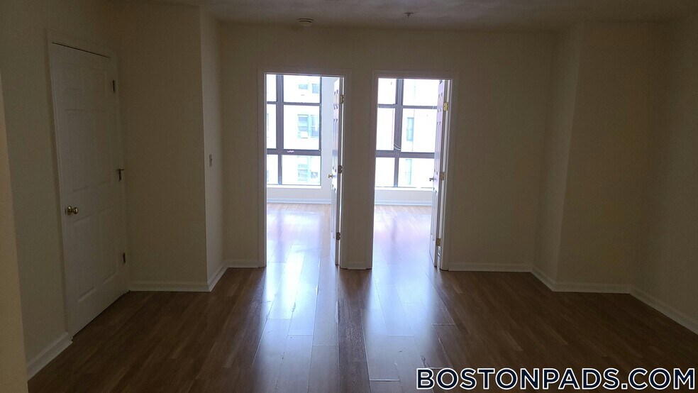 Building Photo - 81 Essex St