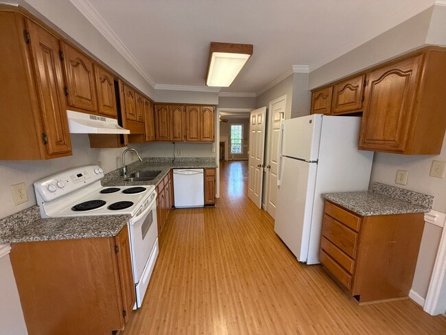 Building Photo - Available Mid-May - Beautiful 2 Bed 2 Ba Townhome in an Amazing West-Raleigh Location!