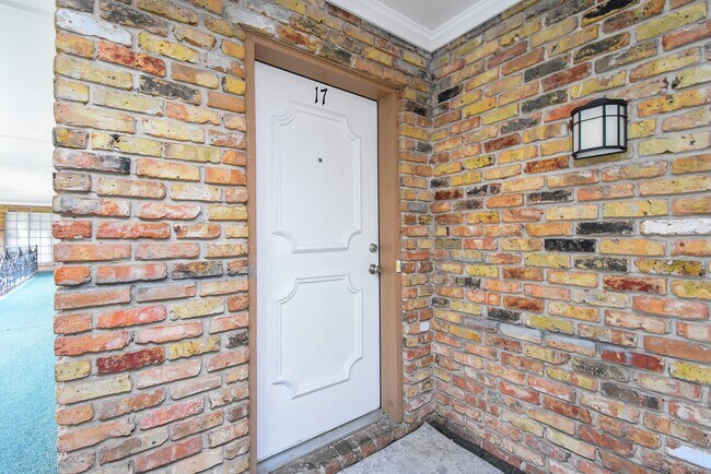 Building Photo - 5343 Richmond Ave.