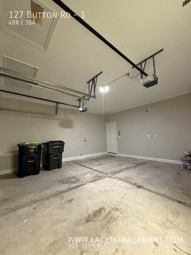 Building Photo - 127 Button Rd