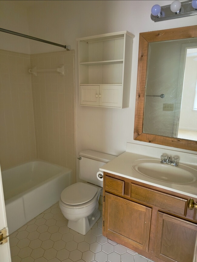 Building Photo - 121 Winners Cir