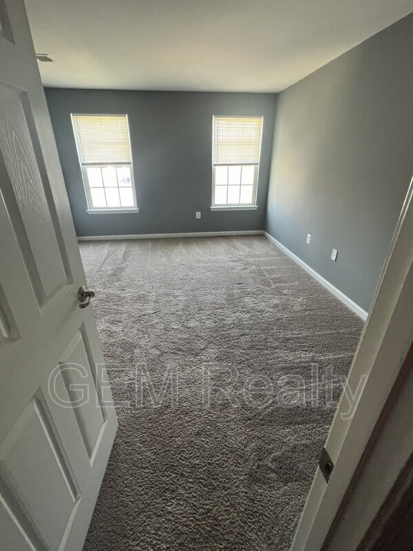 Building Photo - 7120 Azalea Dr