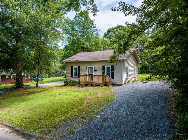 Primary Photo - 1586 3rd St Dr NE