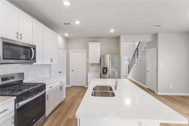 Building Photo - 510 Clover Crk Dr