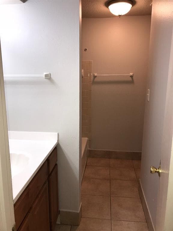 Building Photo - 107 E Willowick Ave