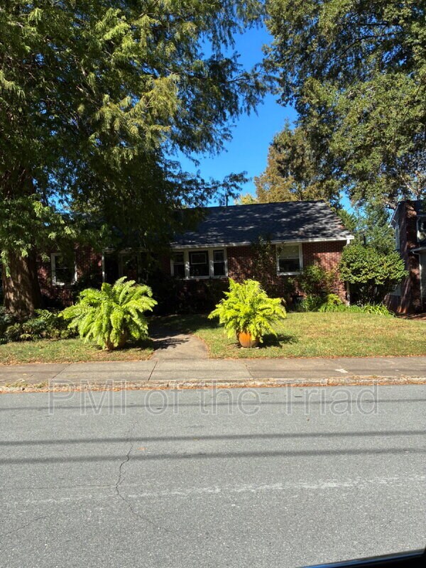 Primary Photo - 915 Carolina Ave NW