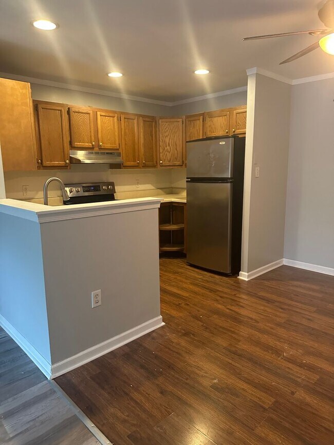 Building Photo - First Floor 1 Bedroom Hidden Valley Condo