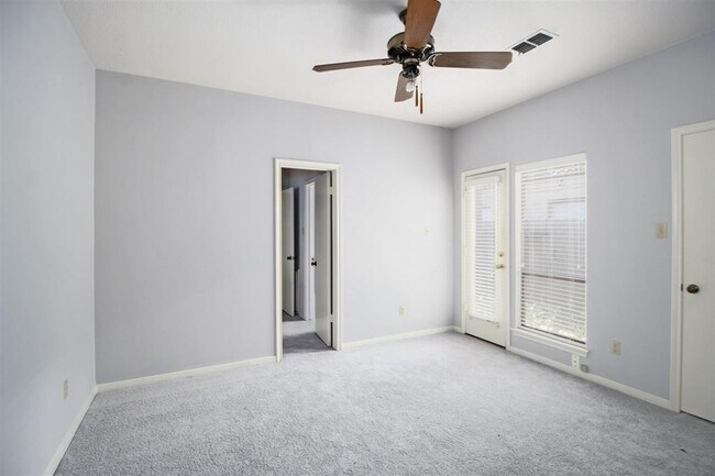 Building Photo - 3323 Village Falls Ct
