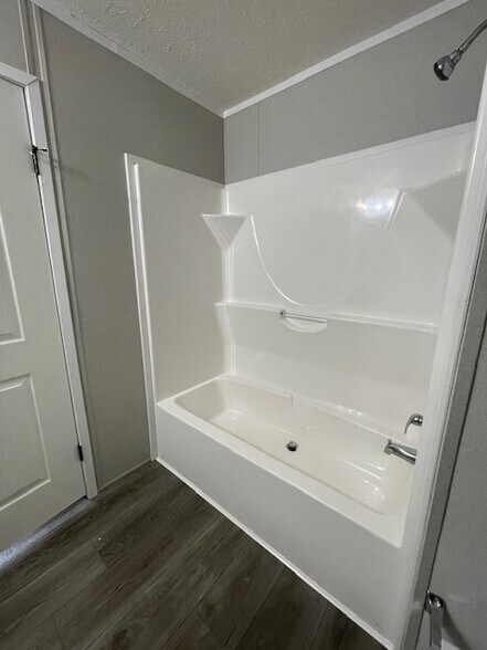 Building Photo - 22 Bellwood Dr