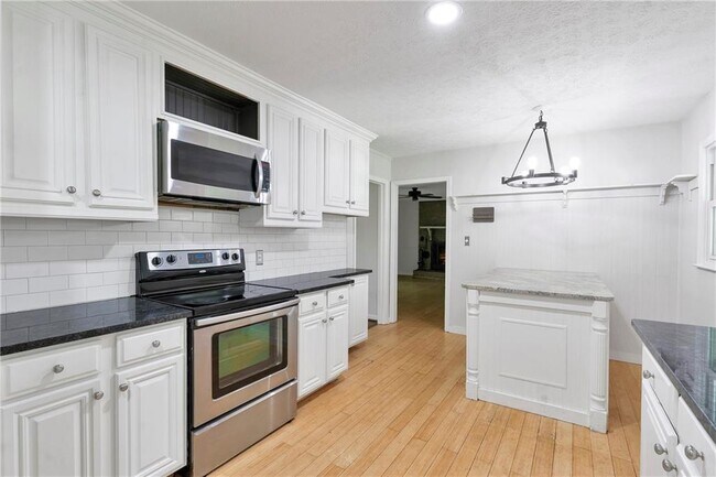 Building Photo - 2850 Templar Knight Dr