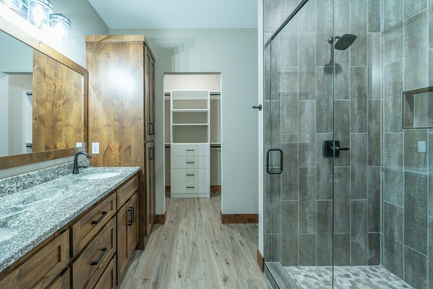 Building Photo - 11567 Forestview Dr