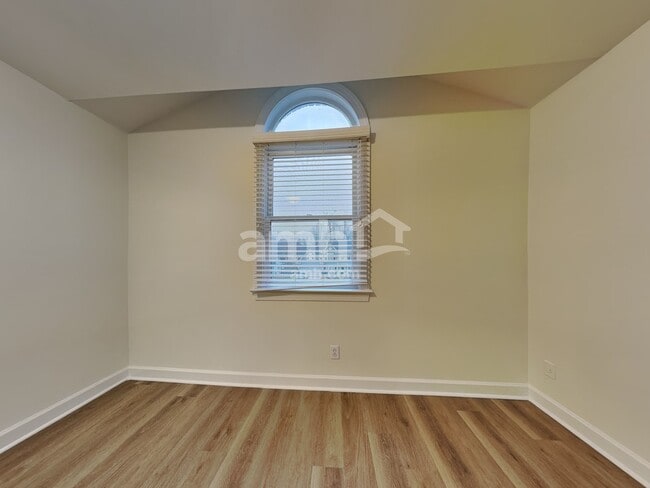 Building Photo - 8401 Forest Shadow Cir