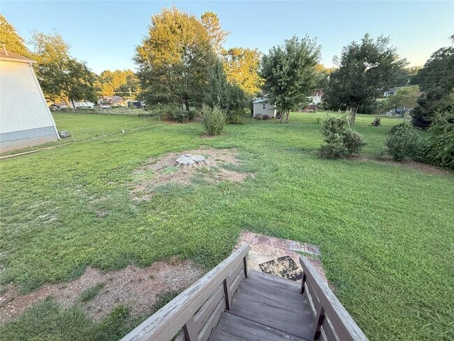 Building Photo - 1106 Lincoln Dr