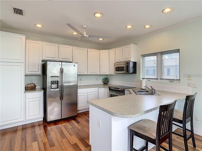 Building Photo - 631 Tahiti Ct