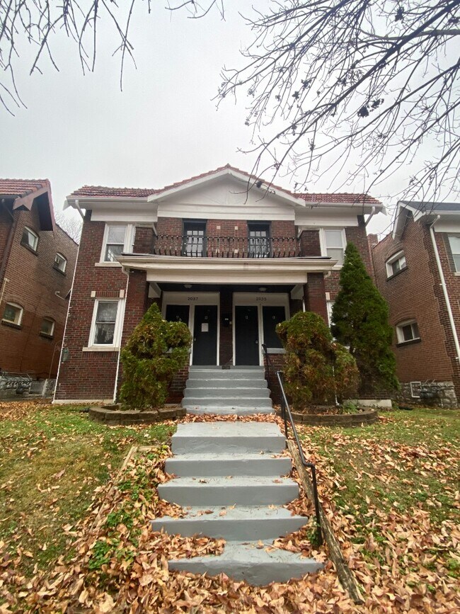 Primary Photo - 2037 Maury Ave