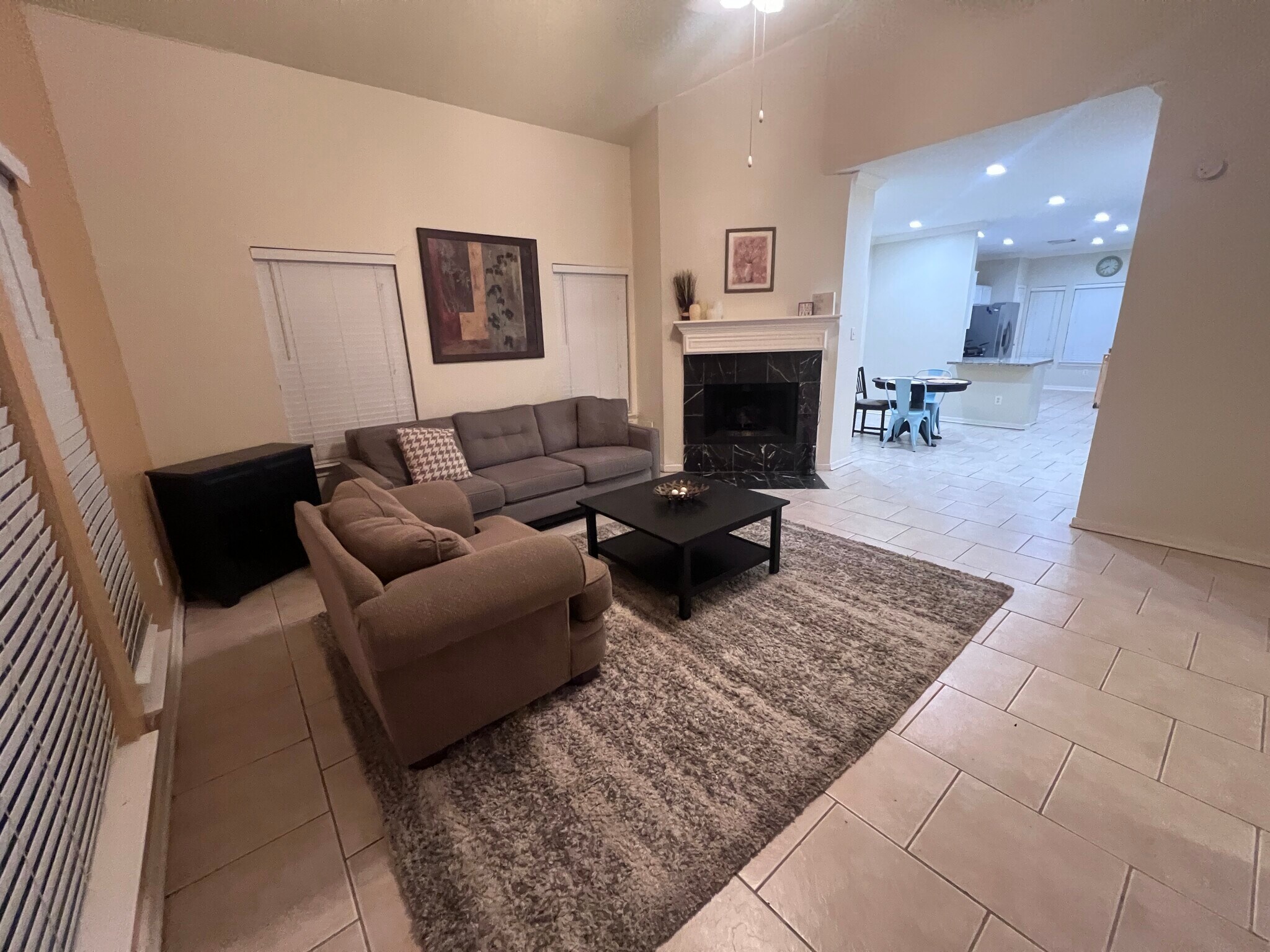 Building Photo - 2324 Sheridan St