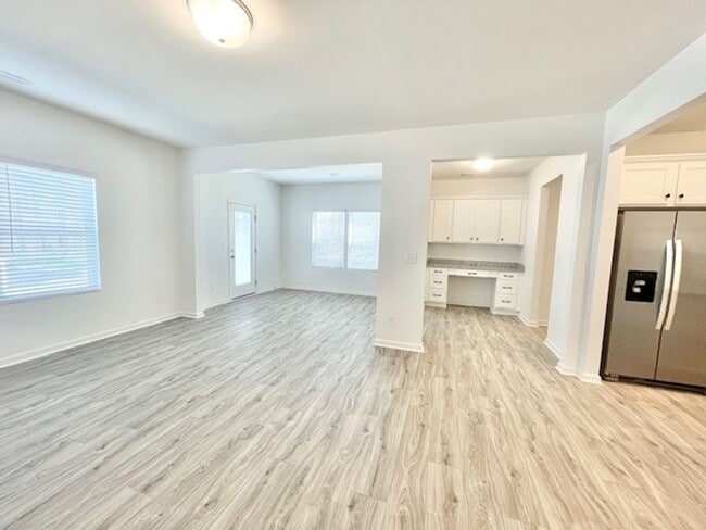 Building Photo - READY July 9th 3 br 2.5 ba paired home in the Georgetown community Near Shopping I-77 and I-40