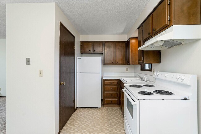 Interior Photo - 046-Lancaster Court