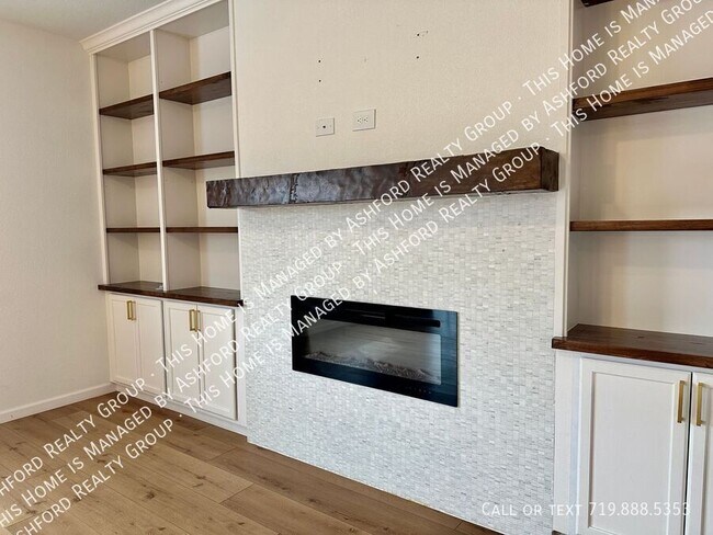 Building Photo - 3755 Reindeer Cir