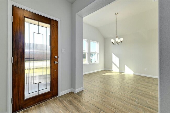 Building Photo - 208 Evening Star Ln