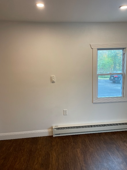 Building Photo - 930 Gravel Pike