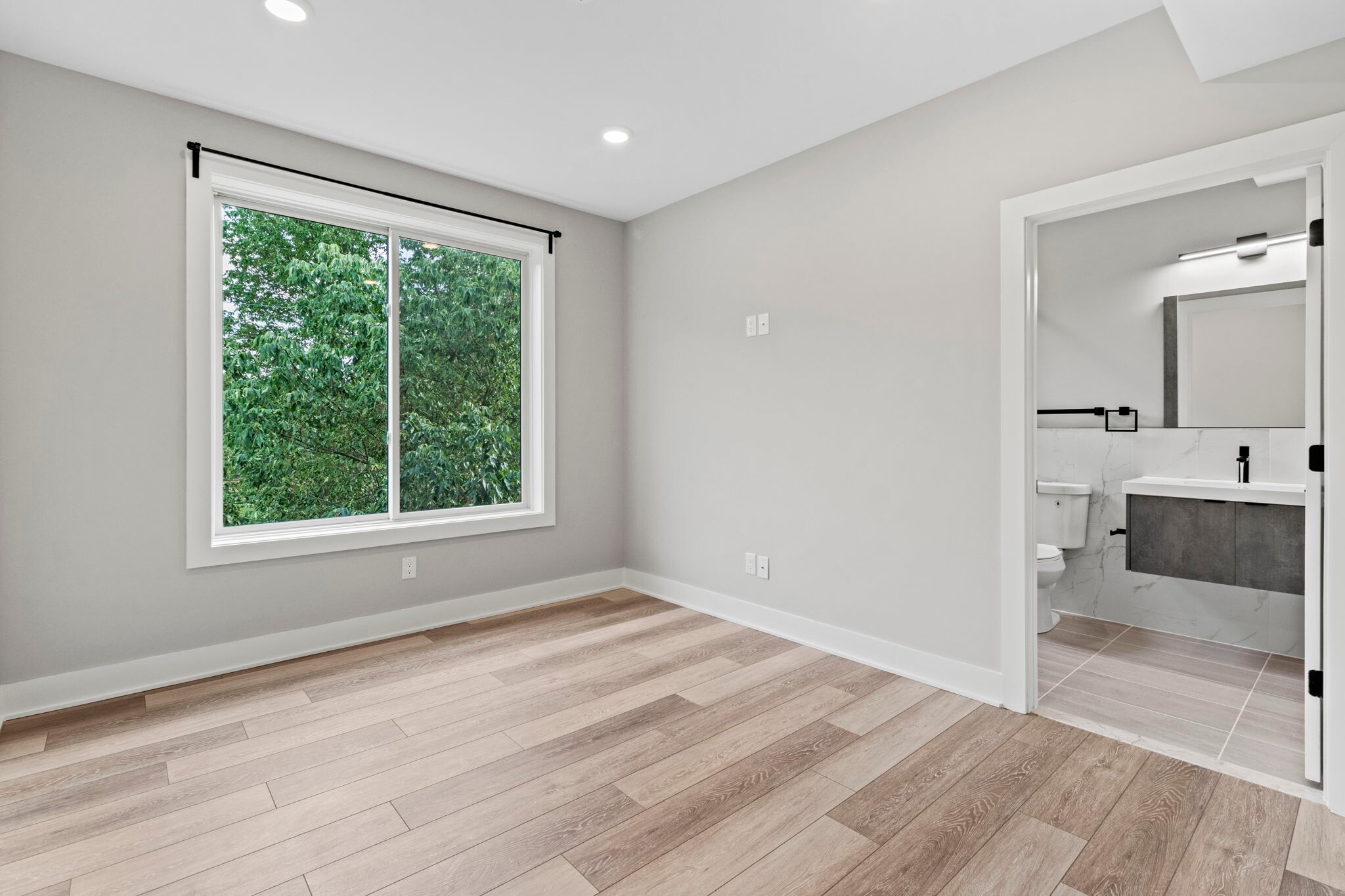 Building Photo - 2625 W Jefferson St