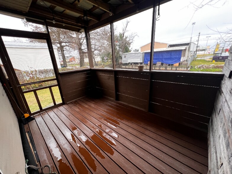 Building Photo - 6915 W Main St