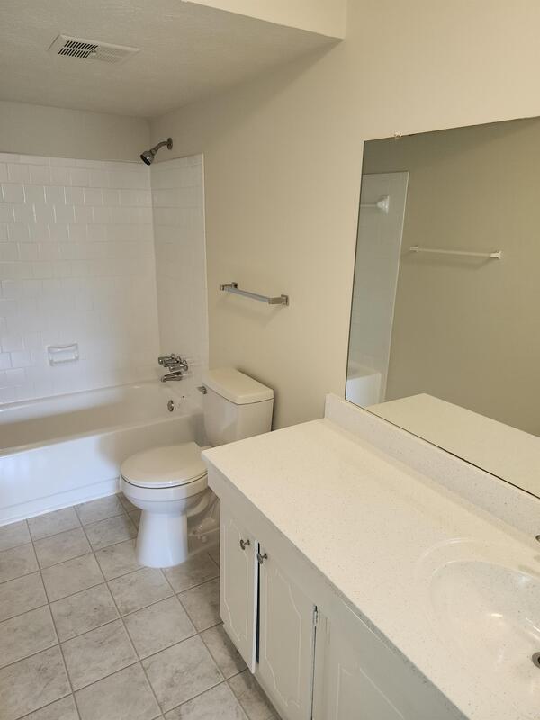 Building Photo - 3250 Strawberry Ln