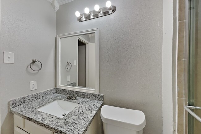Building Photo - 5602 Sage Manor Dr