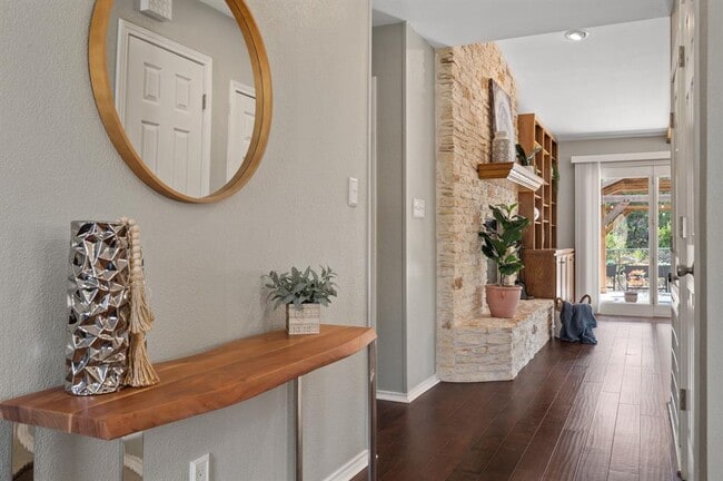 Building Photo - 20807 Boggy Ford Rd