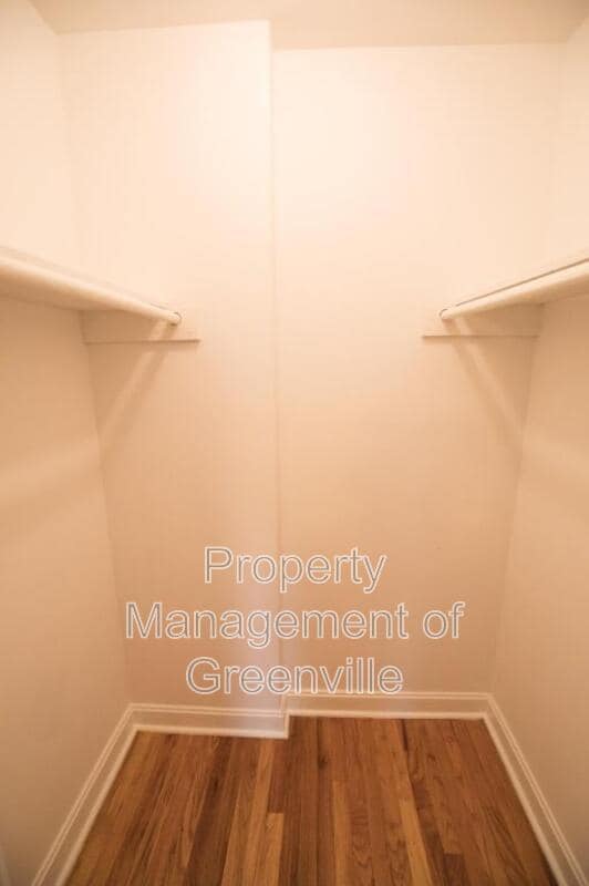 Building Photo - 121 Scarlett St