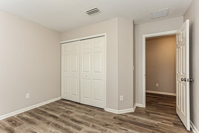 Building Photo - 720 Rembrandt Ave