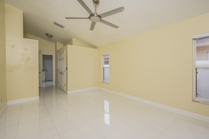 Building Photo - 12252 Bronson Way