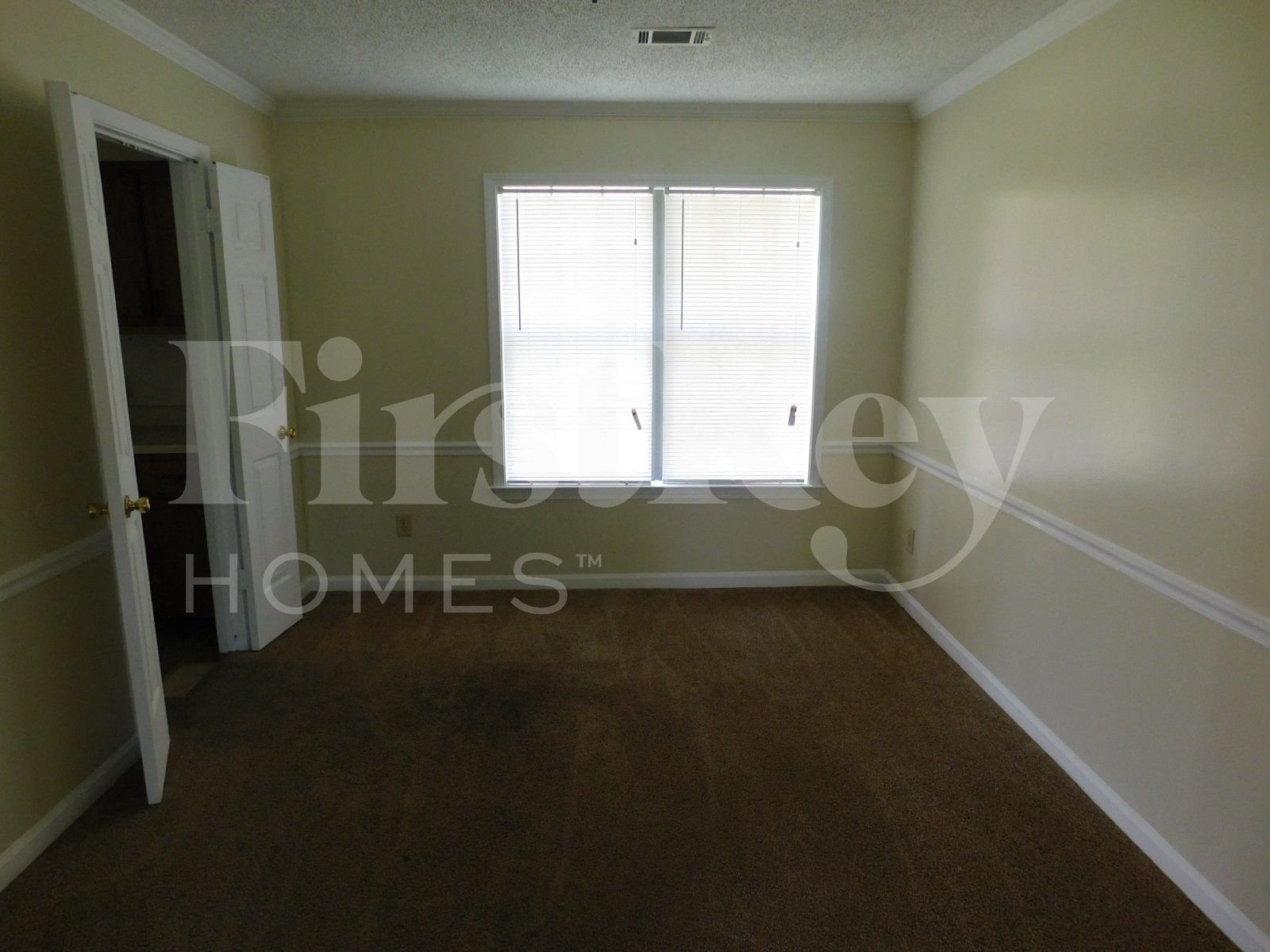 Building Photo - 2428 Green Glen Dr