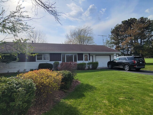 Building Photo - N3308 Horace Mann Rd