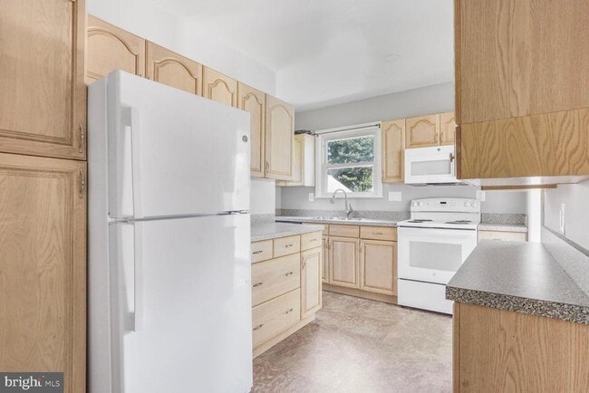 Building Photo - 4112 Orchard Dr