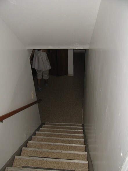 Building Photo - 115 Grandview Dr