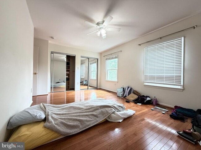 Building Photo - 10240 Arizona Cir