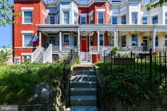 Building Photo - 104 R St NE