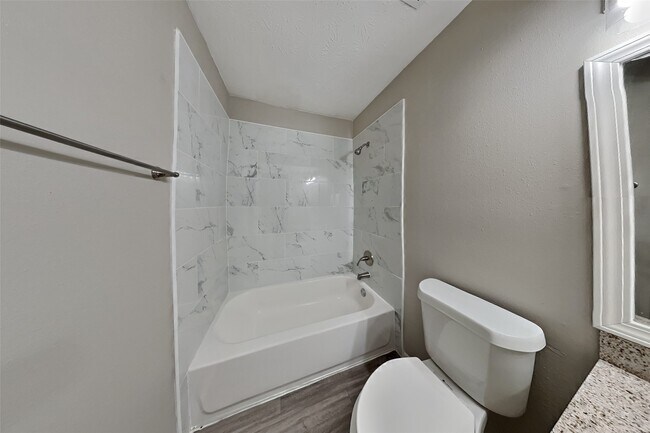 Building Photo - 3206 Birch Creek Dr