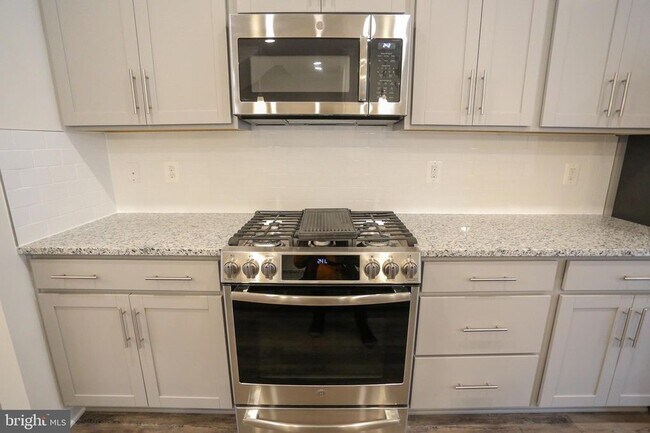 Building Photo - 45132 Kincora Dr