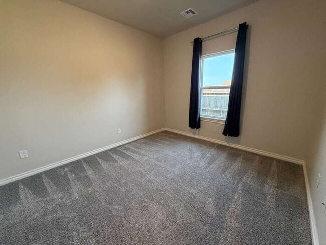 Building Photo - 3 Bed 2 Bath in NW OKC