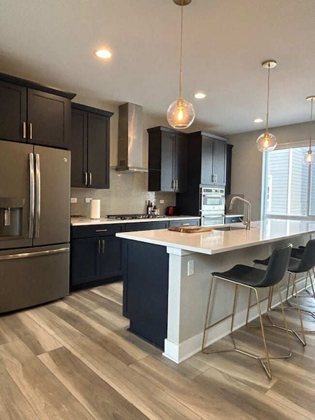 Building Photo - Beautiful 2 Bed + Office + 2.5 Bath home i...