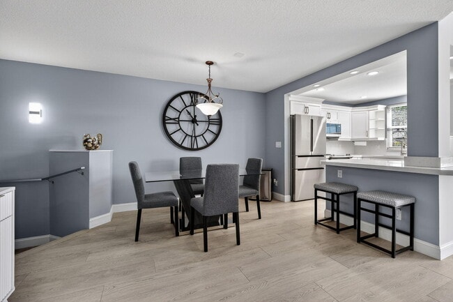 Building Photo - 805 Mainsail Cir