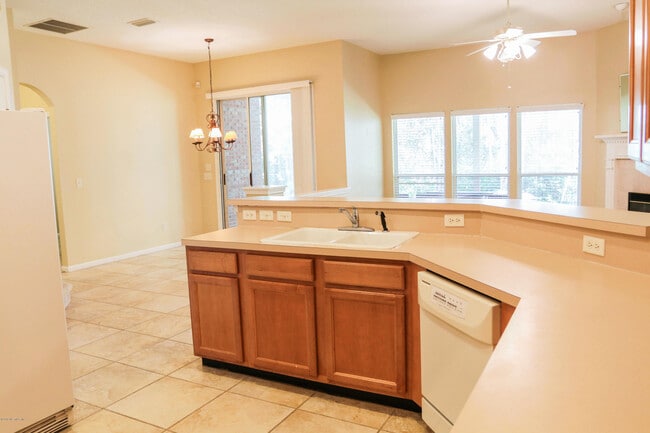 Building Photo - 8898 Canopy Oaks Dr