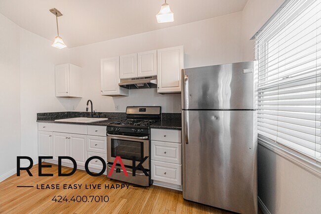 Building Photo - 5139 Melrose Ave