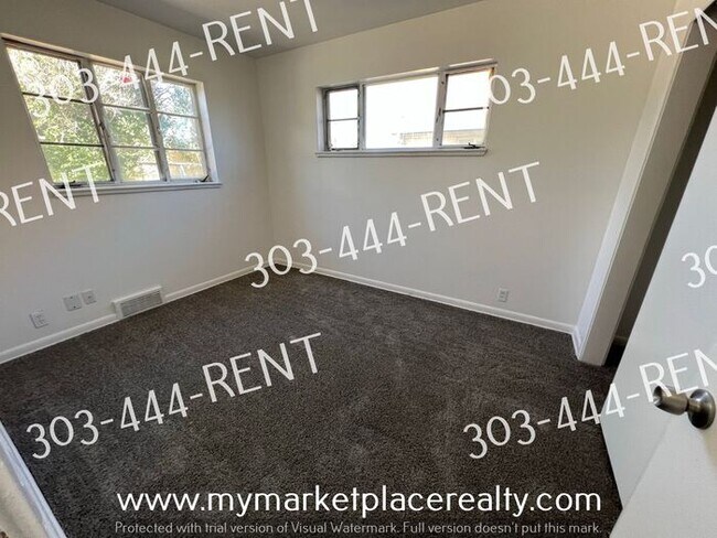 Building Photo - Nice house - 3 Bedroom, 1 bedroom